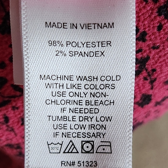 CeCe Ruffle Collar V-Neck ¾Length sleeve blouse Size M Colors magenta & black - Picture 13 of 13